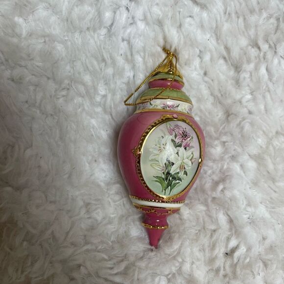 LENA LIU Forever Flower Victorian Style lilies Porcelain 1 Christmas Orn… - Picture 2 of 9